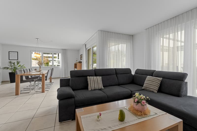 Modern 7.5-room single-family house with garden and terrace in Glarus (9)