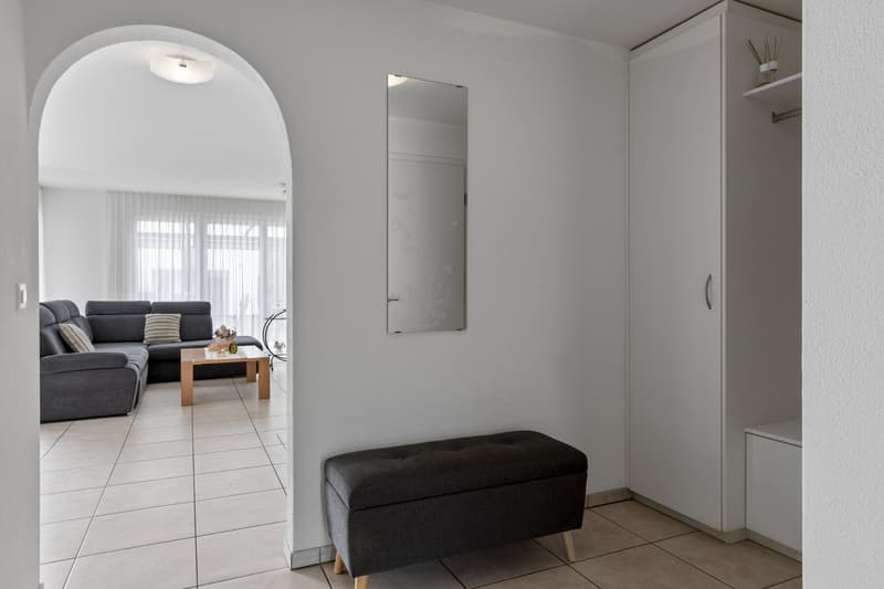 Modern 7.5-room single-family house with garden and terrace in Glarus (5)
