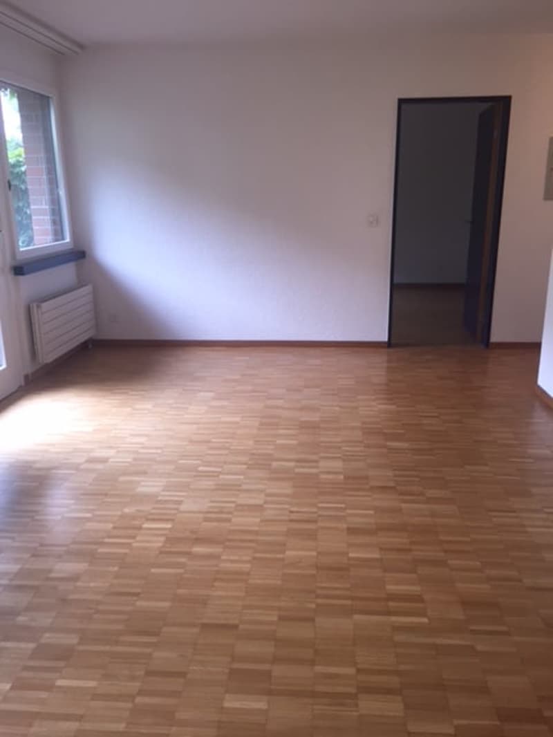 2-Zimmer-Wohnung im Erdgeschoss in Glarus Nord (2)