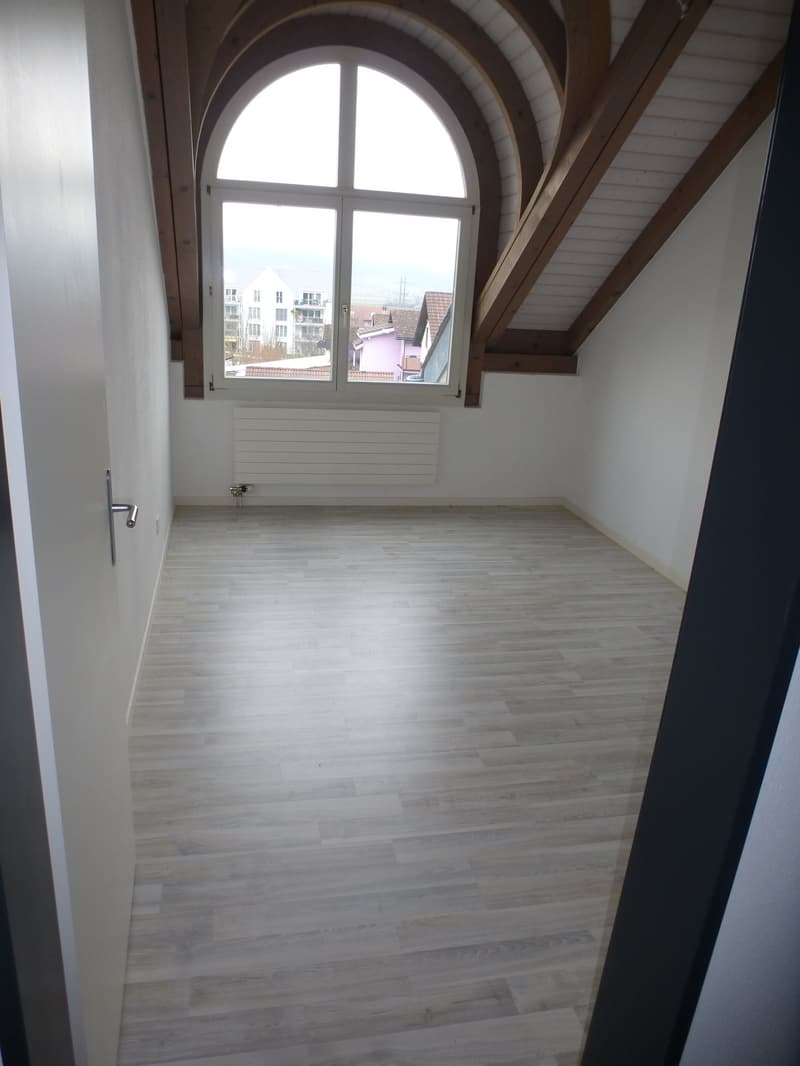 Charmante 4-Zimmer-Dachwohnung in Buttikon SZ – ab Oktober 2026 zu vermieten (11)