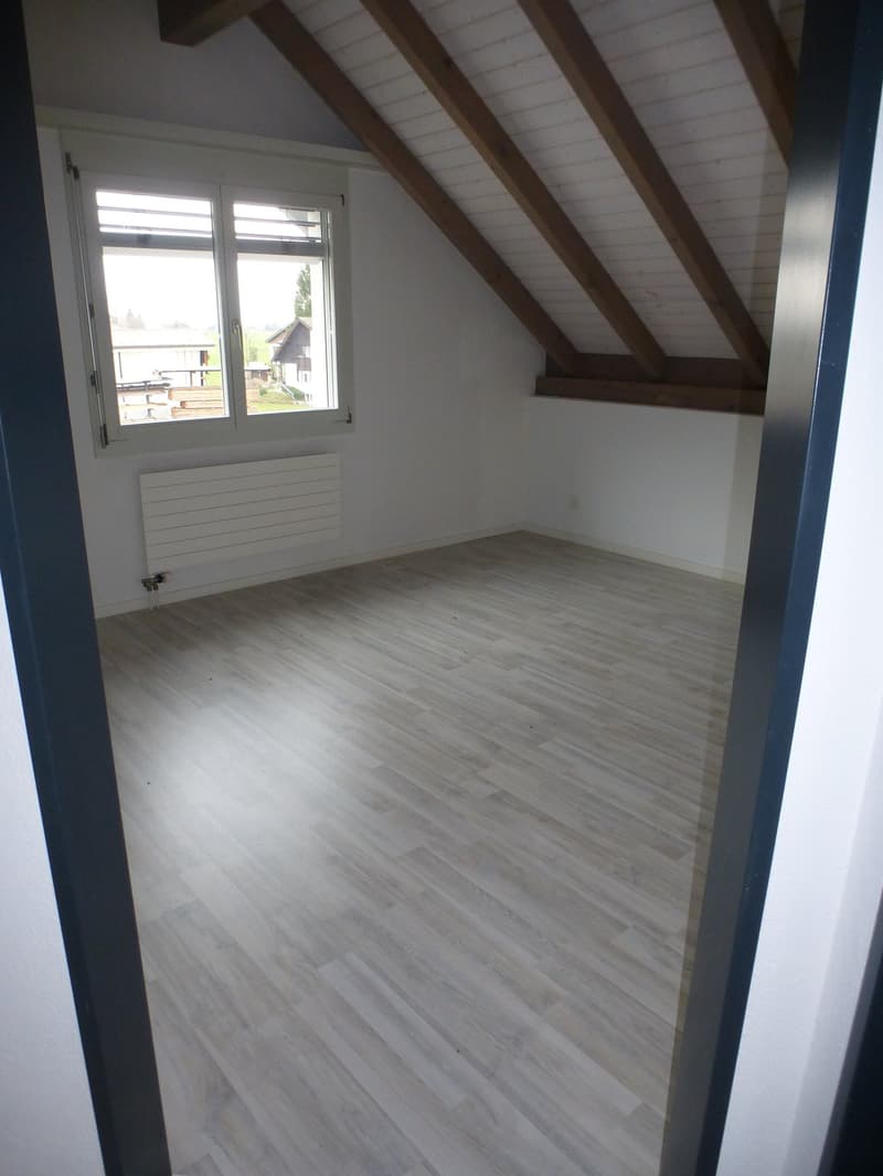 Charmante 4-Zimmer-Dachwohnung in Buttikon SZ – ab Oktober 2026 zu vermieten (12)