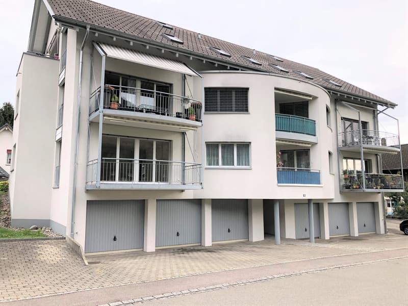 Charmante 4-Zimmer-Dachwohnung in Buttikon SZ – ab Oktober 2026 zu vermieten (1)