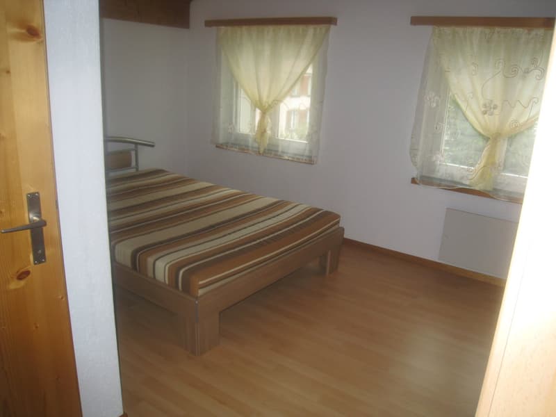Charmante 3.5-Zimmer-Dachwohnung in Glarus Süd (7)