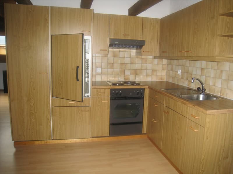 Charmante 3.5-Zimmer-Dachwohnung in Glarus Süd (3)