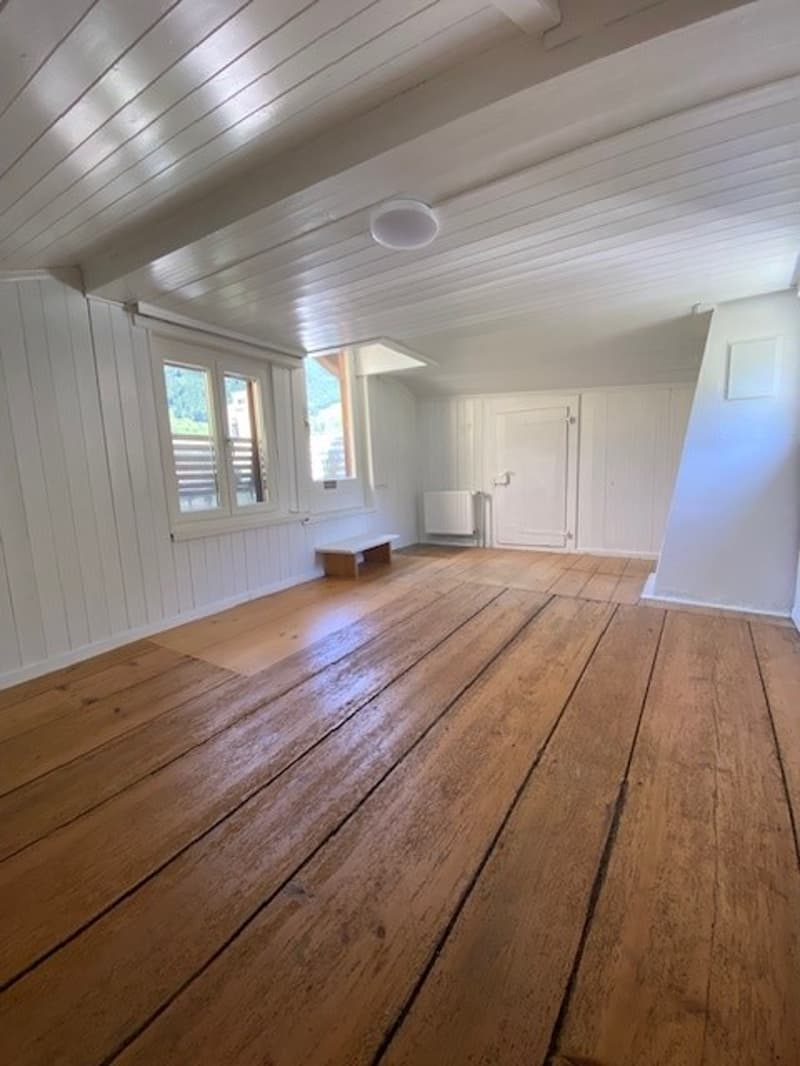 Charmante 3.5- Zimmer-Wohnung mit Cheminée in Schwanden GL (9)