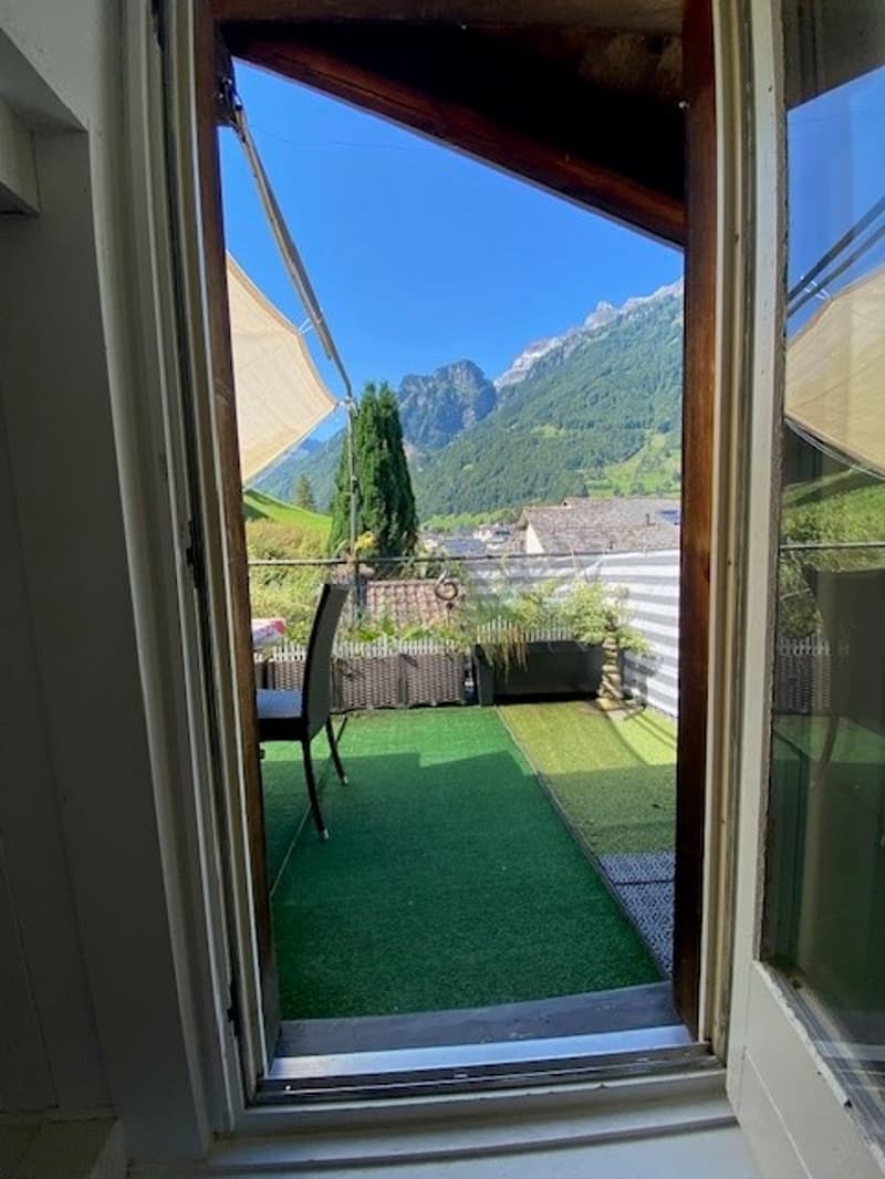 Charmante 3.5- Zimmer-Wohnung mit Cheminée in Schwanden GL (7)