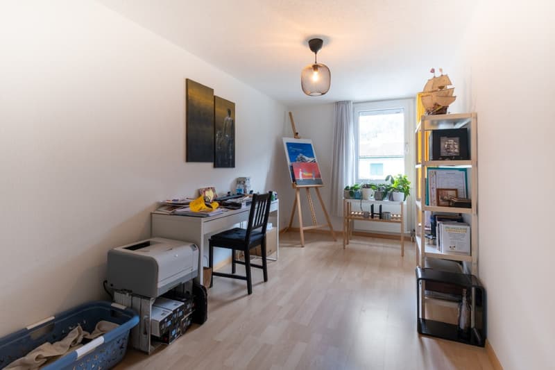 Helle 4.5-Zimmer-Wohnung im 3. OG mit Bergblick in Glarus Nord (7)