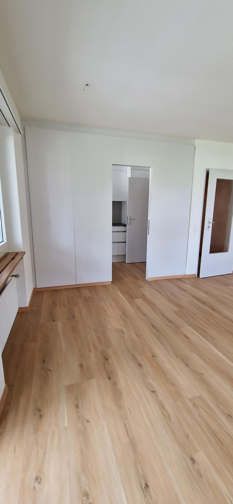 Teilsanierte, gemütliche 3-Zimmer-Wohnung nahe Dorfplatz (4)