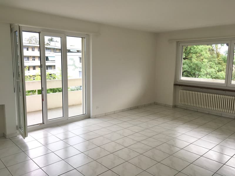 Gemütliche und helle 3 1/2-Zimmerwohnung im Hochparterre mit grossem Eckbalkon (3)