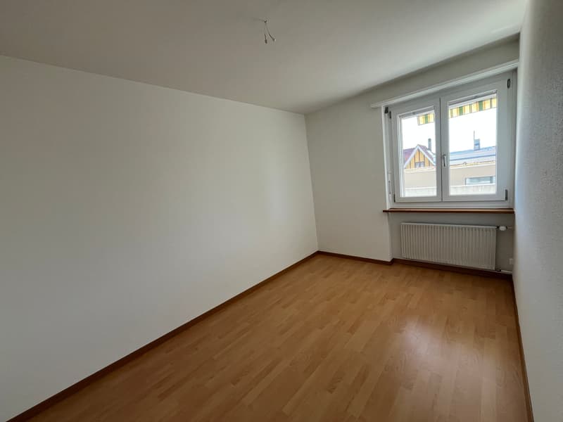 Helle 3.5-Zimmer-Wohnung mit Balkon und Wintergarten in Langendorf (7)