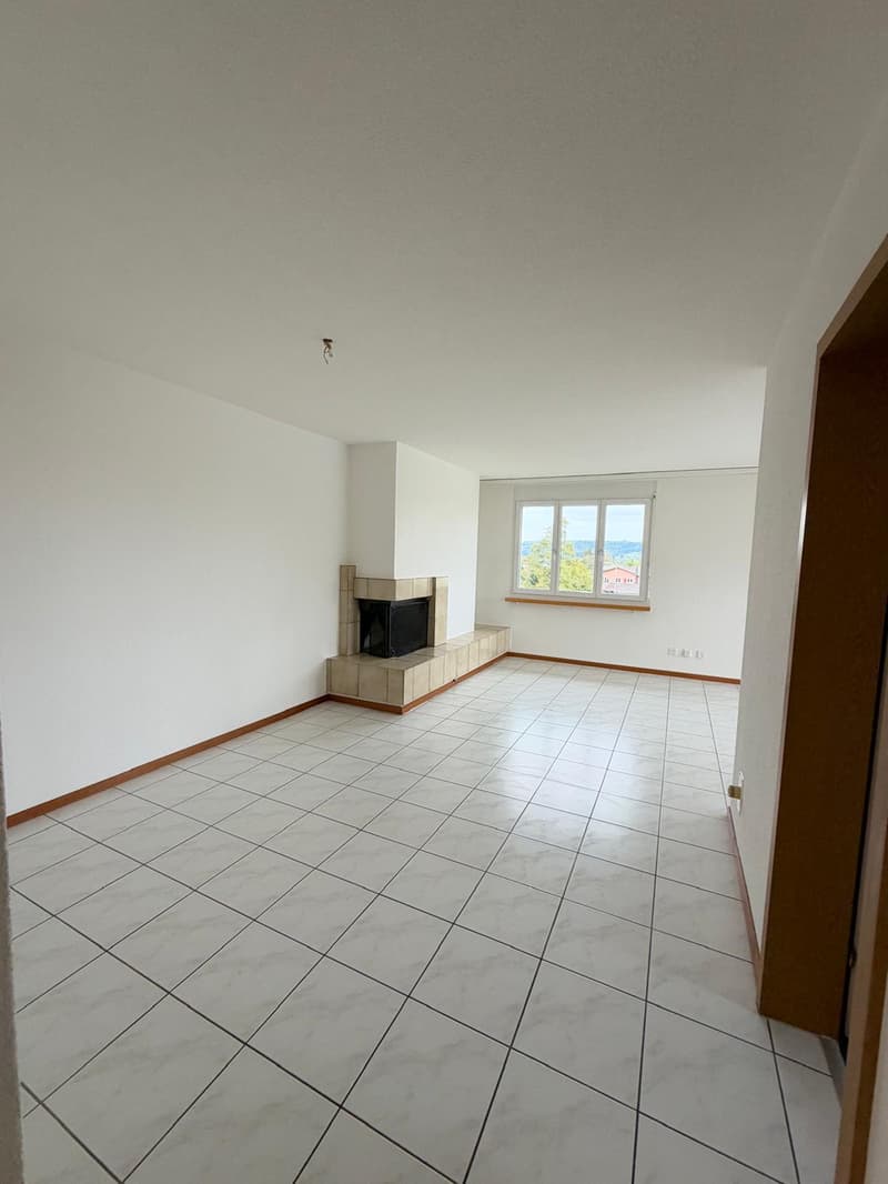 Sanierte 4.5-Zimmer-Wohnung mit Balkon in Bellach (7)