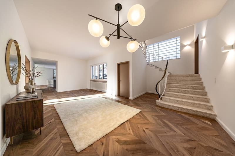 EXCLUSIVE RESIDENTIAL JEWEL WITH STYLE, ELEGANCE, AND POOL (6)