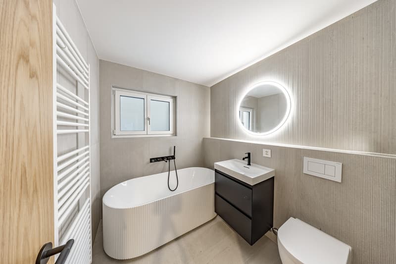 EXCLUSIVE RESIDENTIAL JEWEL WITH STYLE, ELEGANCE, AND POOL (11)