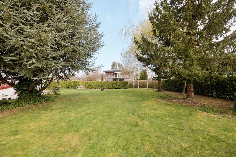 VILLA MIT GARTEN UND RAUM FÜR INDIVIDUALITÄT (10)