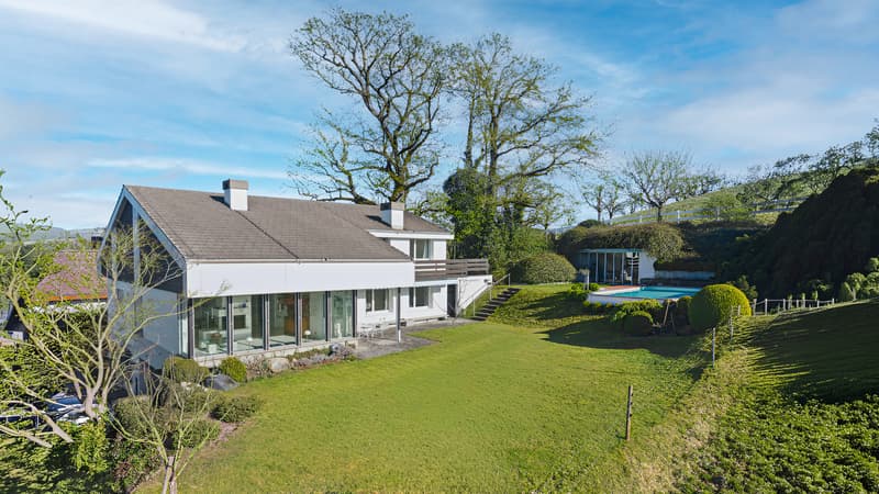 EXKLUSIVE VILLA - PRIVATES GARTENPARADIES MIT POOL (1)