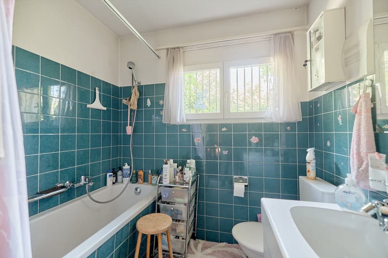 GEMÜTLICHES EINFAMILIENHAUS MIT GARTENIDYLLE IM BAURECHT (5)