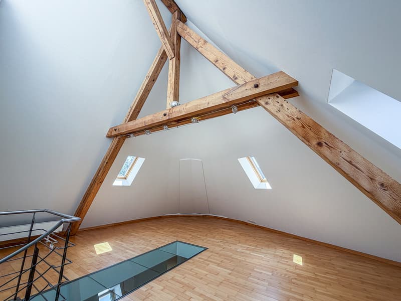 CHARMANTE 3.5-ZIMMER-DACHWOHNUNG AUF ZWEI ETAGEN MITTEN IN BERN (10)