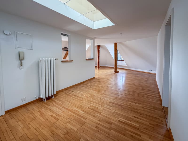 CHARMANTE 3.5-ZIMMER-DACHWOHNUNG AUF ZWEI ETAGEN MITTEN IN BERN (5)