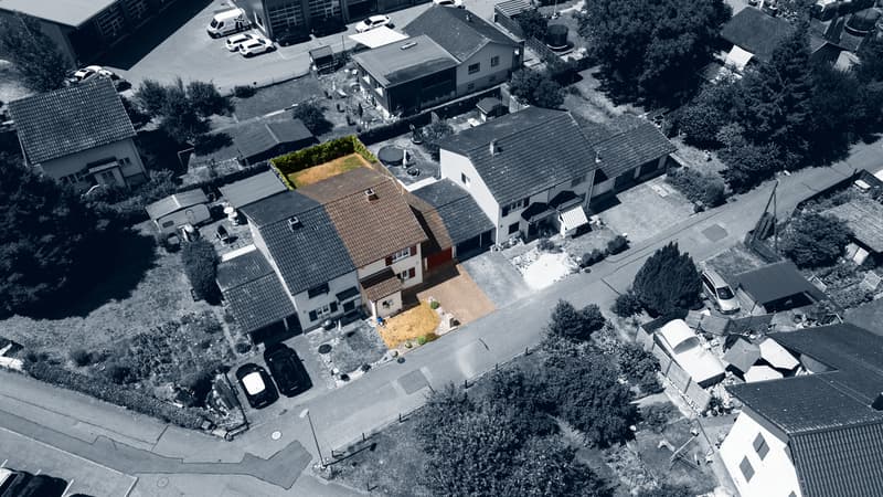 CHARMANTE DOPPELHAUSHÄLFTE MIT SONNIGEM GARTEN (12)