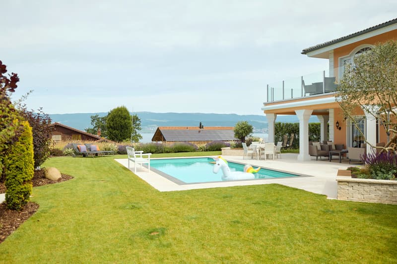 FERIENGEFÜHLE: VILLA MIT SICHT AUF DEN NEUENBURGERSEE (7)
