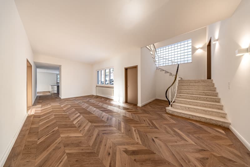 EXKLUSIVES WOHNJUWEL MIT STIL, ELEGANZ UND POOL (2)