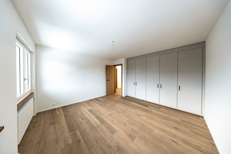 EXKLUSIVES WOHNJUWEL MIT STIL, ELEGANZ UND POOL (9)