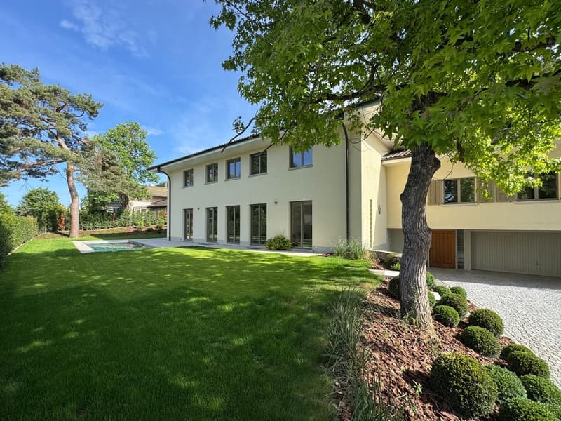 EXKLUSIVES WOHNJUWEL MIT STIL, ELEGANZ UND POOL (1)