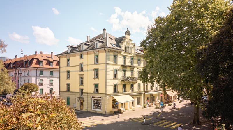 ATTRAKTIVE GEWERBEFLÄCHE IN BESTER SICHTLAGE (1)