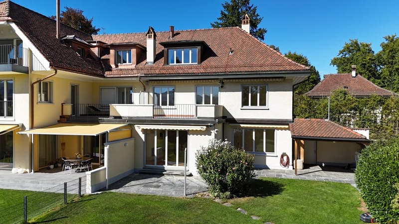 GROSSZÜGIG WOHNEN, STILVOLL LEBEN - ATTRAKTIVE DOPPELHAUSVILLA (1)