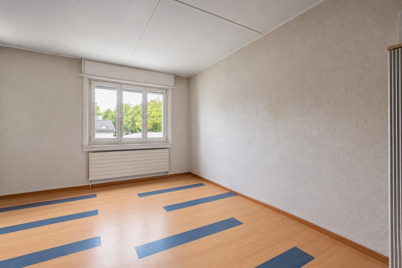 FREISTEHENDES HAUS MIT ZWEI WOHNUNGEN UND POTENZIAL (4)