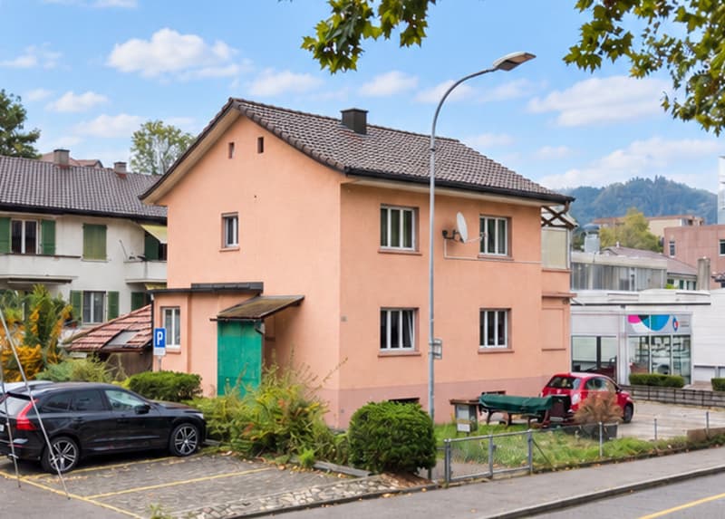 FREISTEHENDES HAUS MIT ZWEI WOHNUNGEN UND POTENZIAL (12)