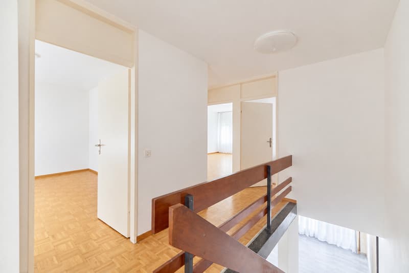 MAISONETTE-WOHNUNG IN BIEL MIT GROSSZÜGIGEM WOHNGEFÜHL (8)