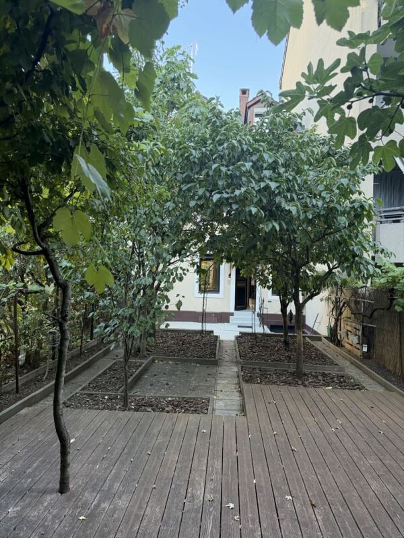 Renoviertes 6-Zimmer-Stadthaus mit schönem Garten (4)