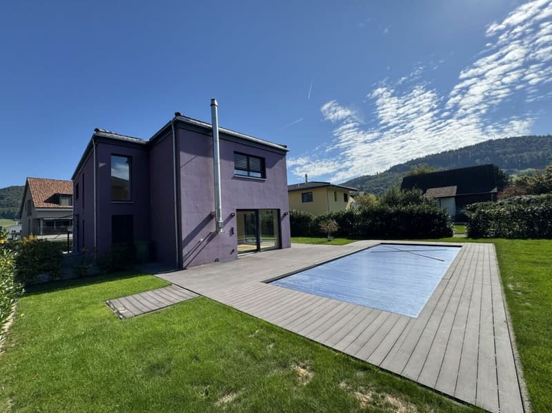 Dream house with pool and surrounding area (30)