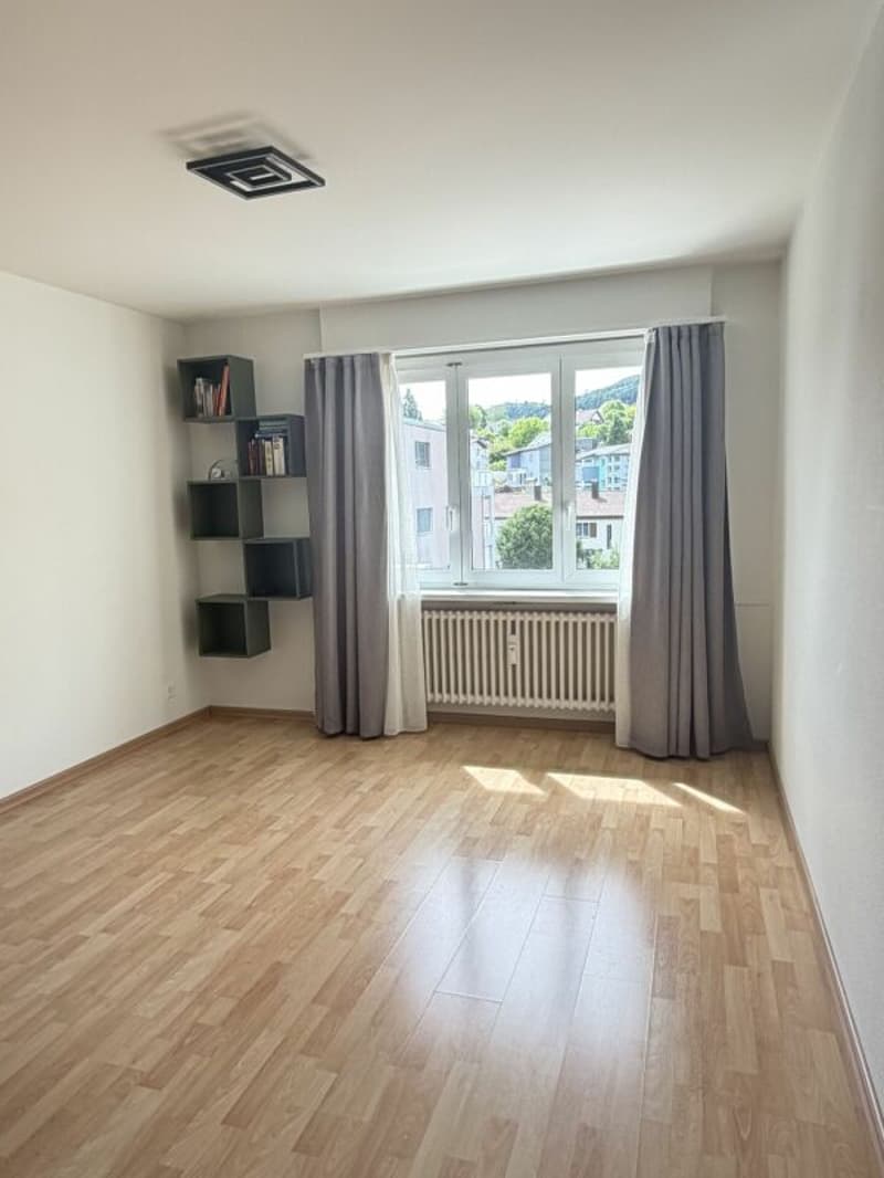 3.5-Zimmer-Wohnung mit Balkon und Aussenparkplatz (9)