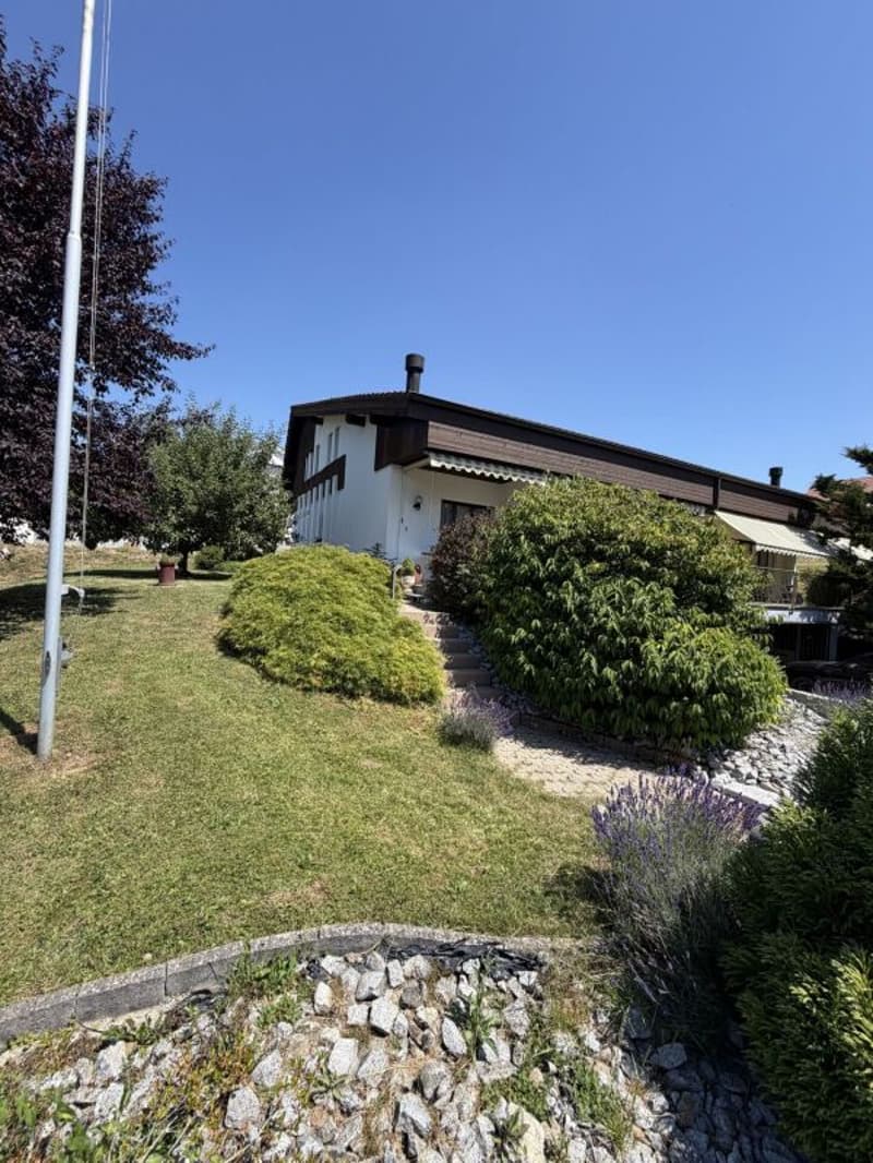 5.5-Zimmer-Doppeleinfamilienhaus mit Umschwung (7)