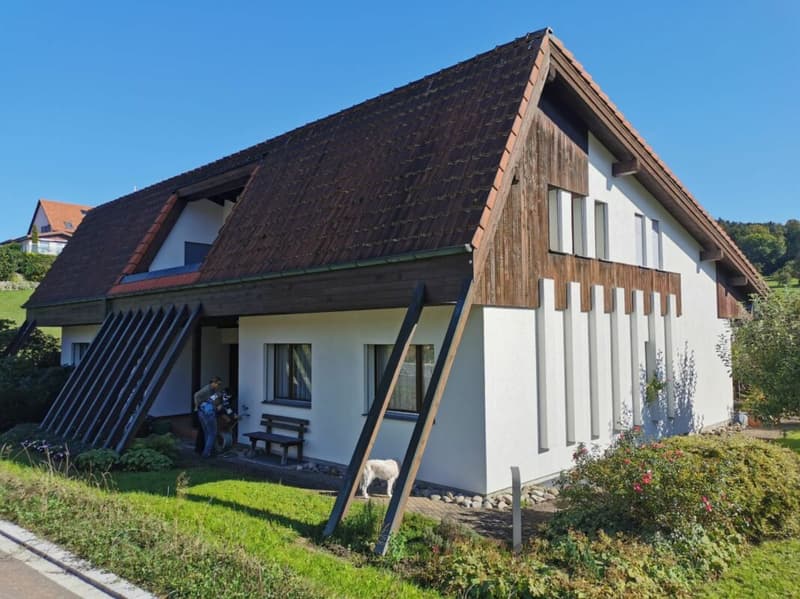 5.5-Zimmer-Doppeleinfamilienhaus mit Umschwung (1)
