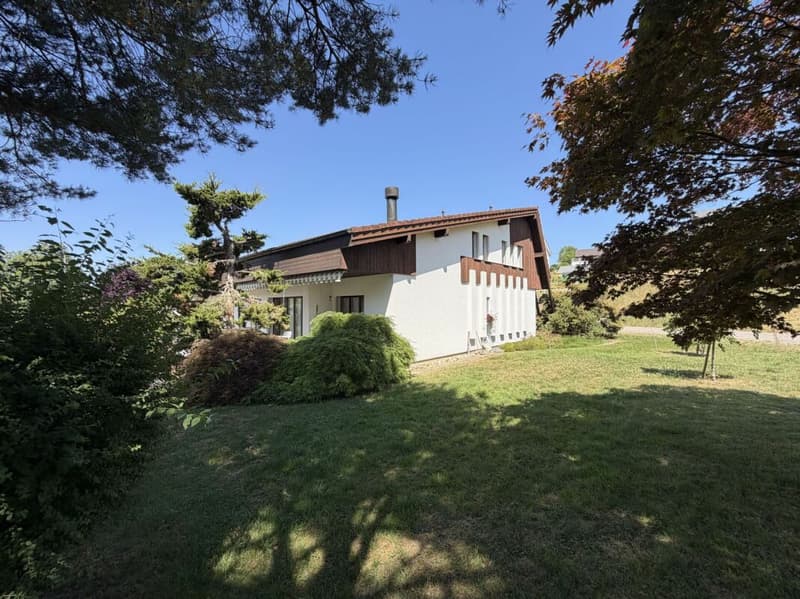 5.5-Zimmer-Doppeleinfamilienhaus mit Umschwung (7)