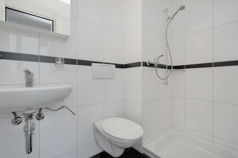 Badezimmer mit Dusche