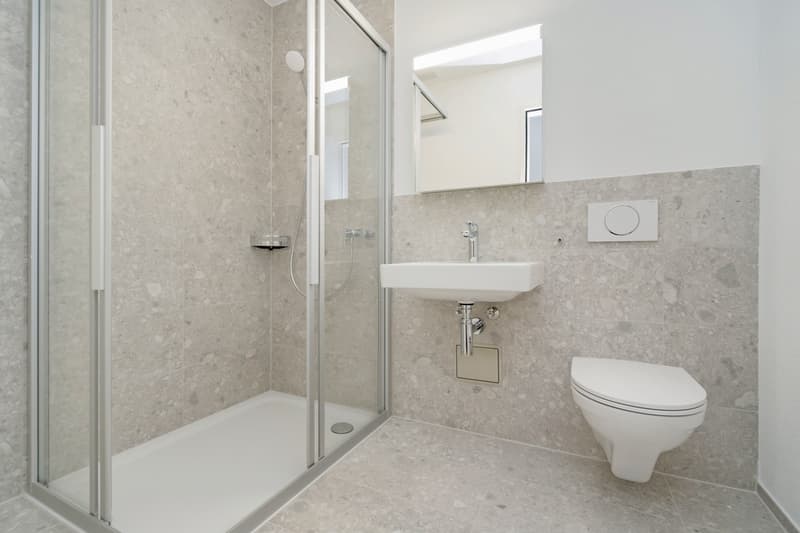 Badezimmer mit Dusche