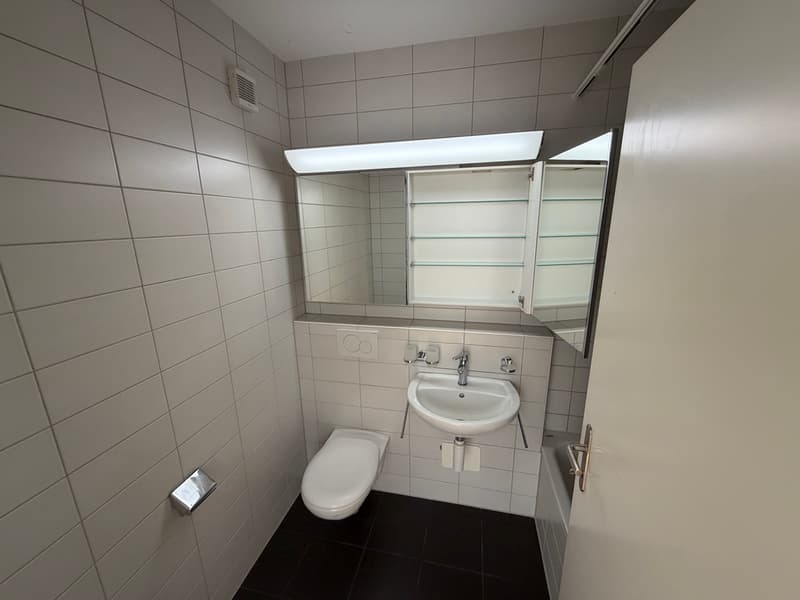 Ruhige und kinderfreundliche 3.5-Zimmerwohnung mit Balkon (4)