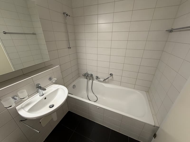Ruhige und kinderfreundliche 3.5-Zimmerwohnung mit Balkon (5)