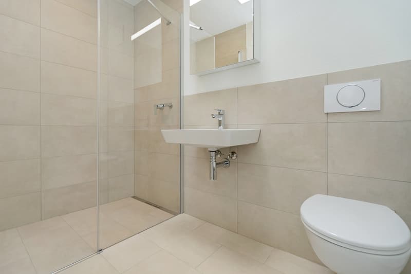 Badezimmer mit Dusche