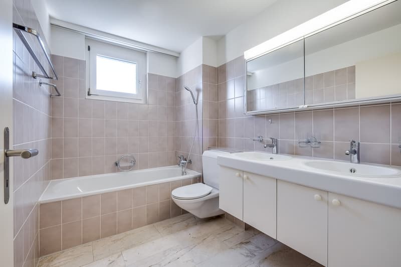 Badezimmer mit Wanne