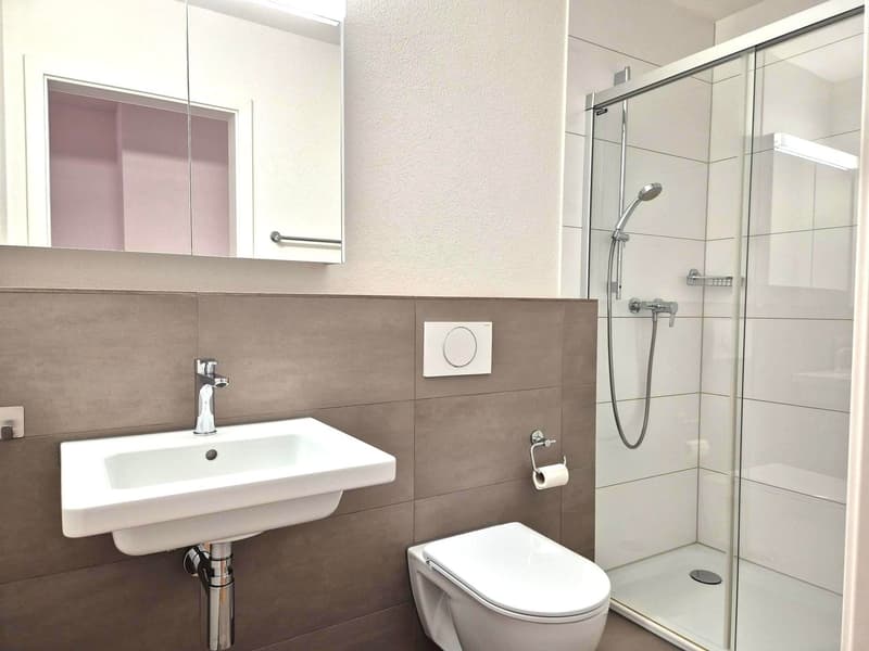 Badezimmer mit Dusche