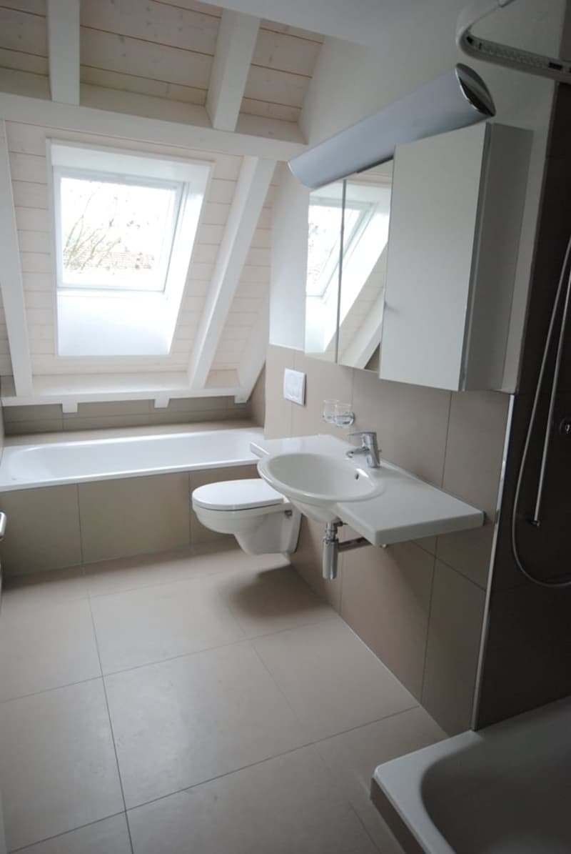 Charmante 4.5-Zimmer-Maisonette-Wohnung mit Balkon in Mettmenstetten (4)