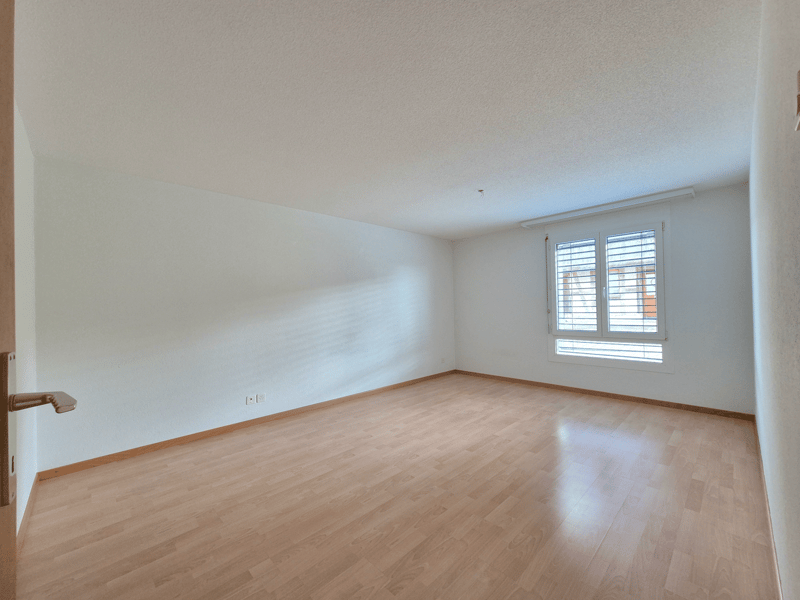 Helle, offene 4.5-Zimmer-Wohnung mit grosszügigem Balkon an ruhiger Lage (6)