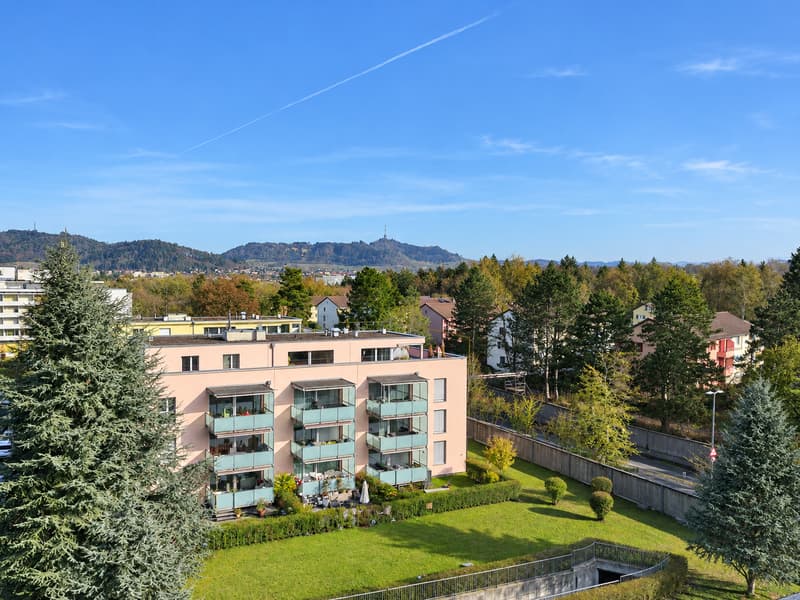 Stadtnahe 5.5 Zimmer Penthouse-Wohnung mit herrlicher Weitsicht (2)