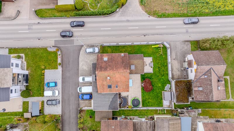 Charmantes Einfamilienhaus an ruhiger Lage in Rothrist (2)
