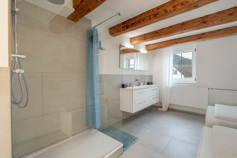Saniertes Zweifamilienhaus in Wila – Ideal für Eigennutzer und Investoren (12)